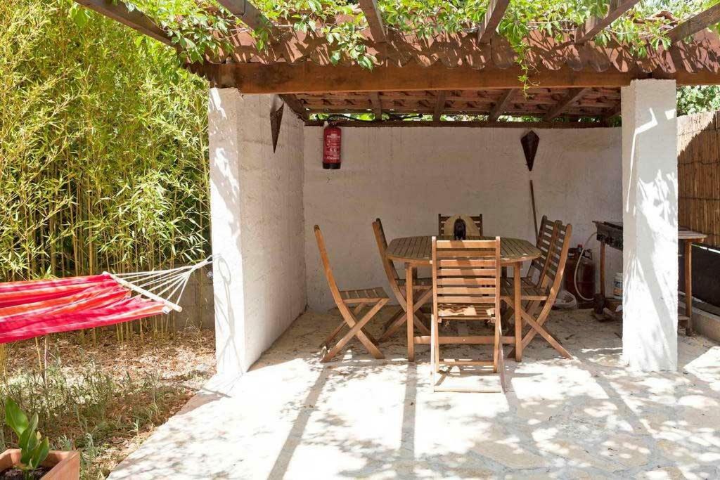Le Gite Des Garrigues Restinclieres Bagian luar foto